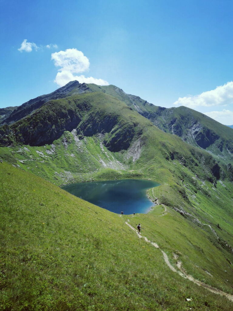 Österreich Seen, die man einmal gesehen haben sollte: Der Twenger Almsee - von oben wie ein Herz!