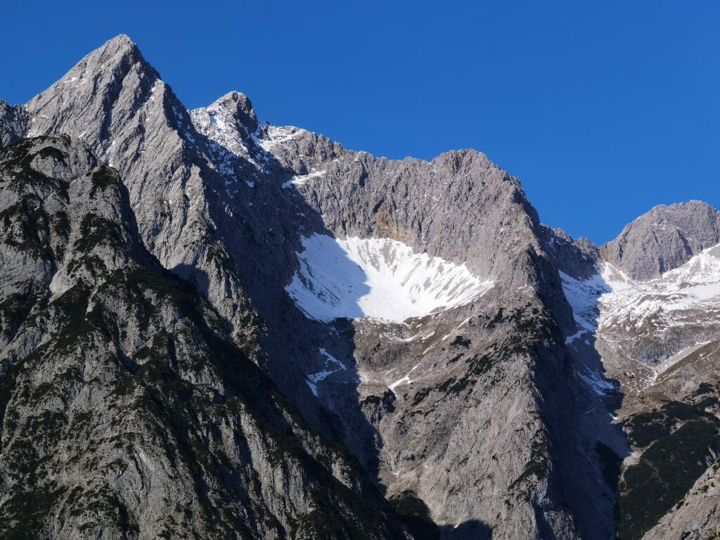 Entdecke die hohen Karwendel Gipfel im Tirol Urlaub